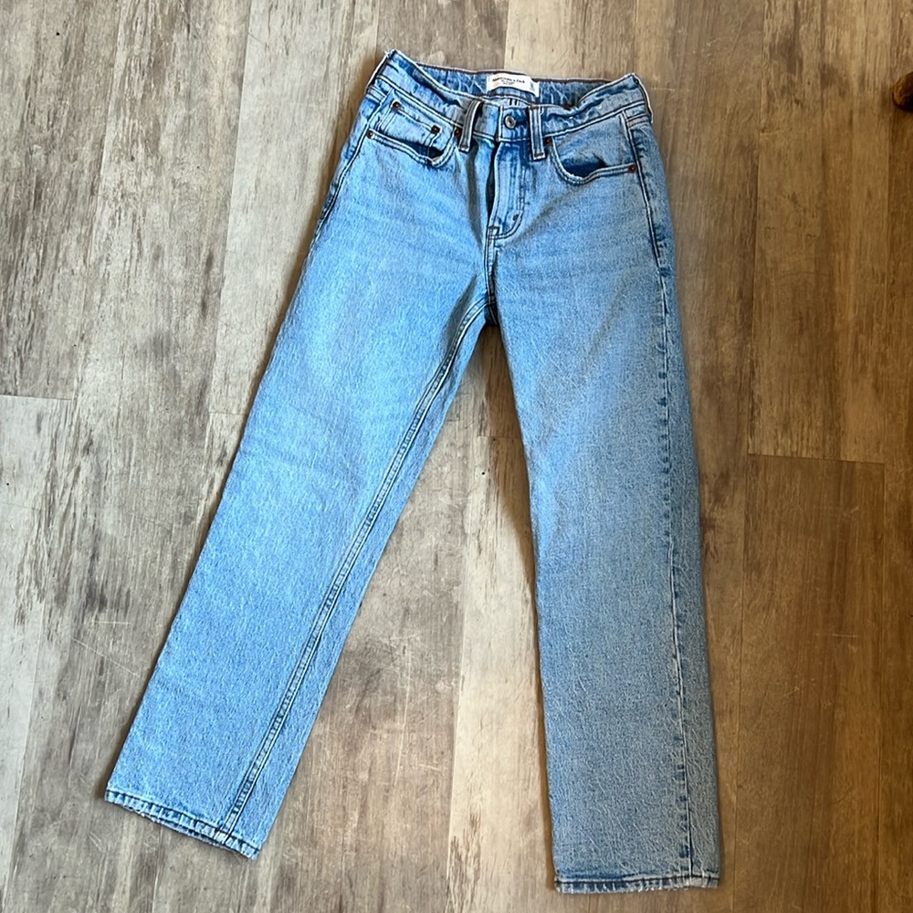 Abercrombie and fitch the straight mid rise jeans 24 00 xs XShort